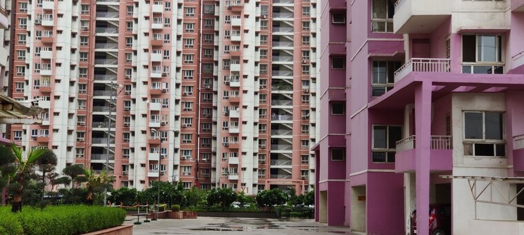 Exterior View, siddharth vihar 3 Bedroom 128 Sq.Mt. Apartment In Siddharth Vihar Ghaziabad 10280835