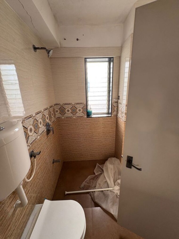 Bathroom, bandra west 3 Bedroom 1200 Sq.Ft. Apartment In Bandra West Mumbai 10281930