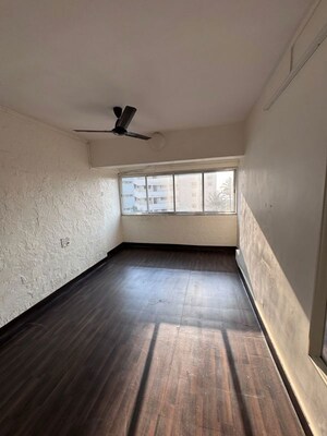 Bedroom in 3 BHK Apartment at Bandra West – for Rent