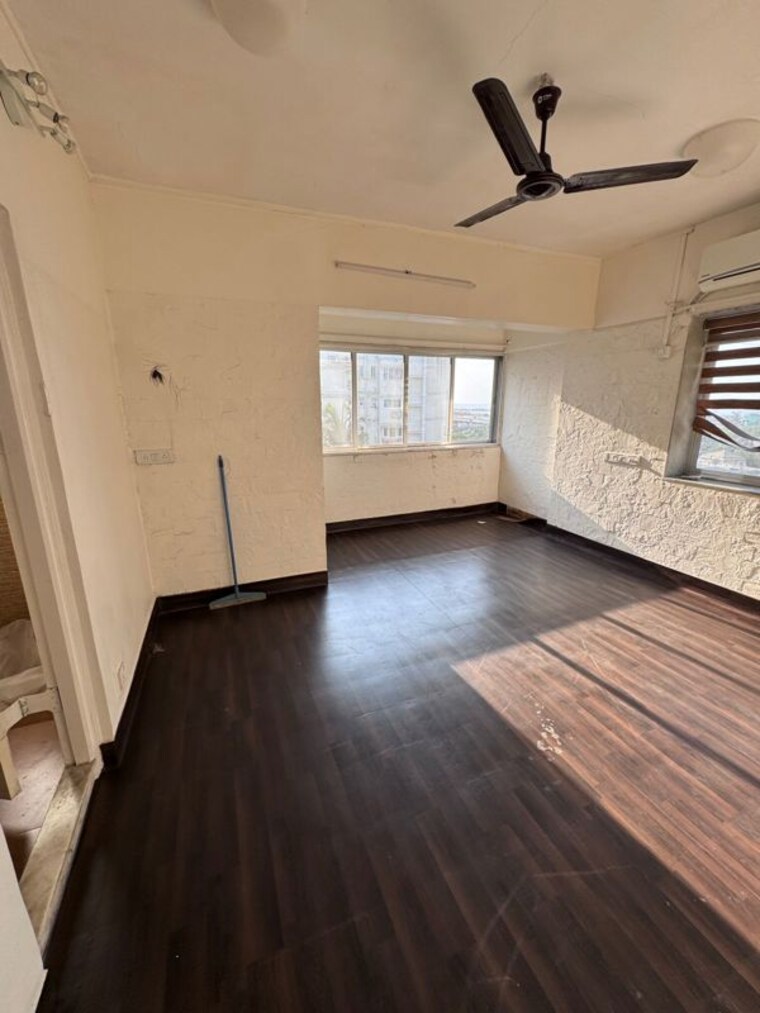 Room, bandra west 3 Bedroom 1200 Sq.Ft. Apartment In Bandra West Mumbai 10281930