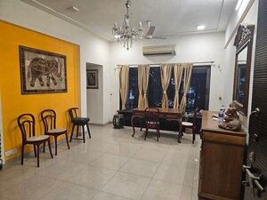 2 BHK Apartment For Rent in Bandra West