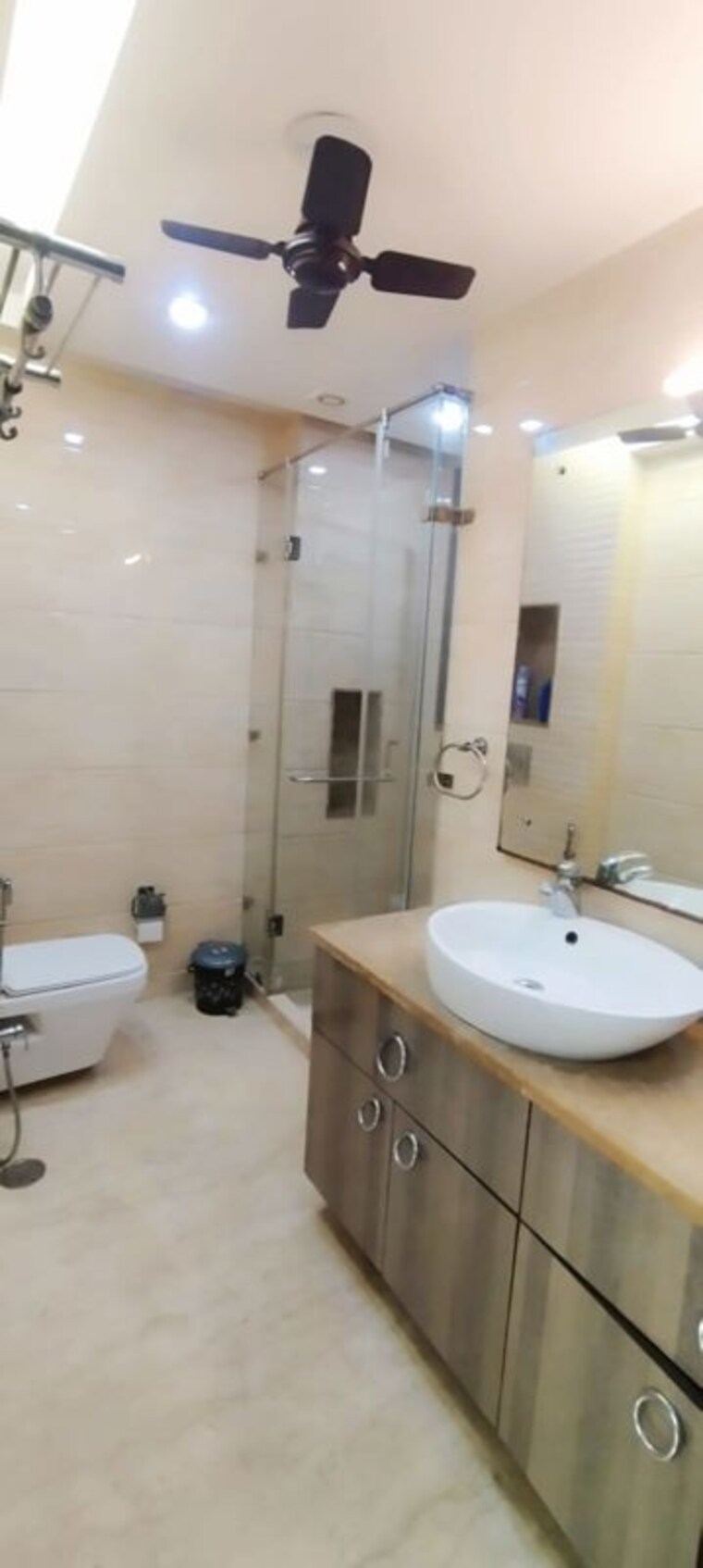 Bathroom, jangpura 3 Bedroom 1800 Sq.Ft. Builder Floor In Jangpura Delhi 10177883