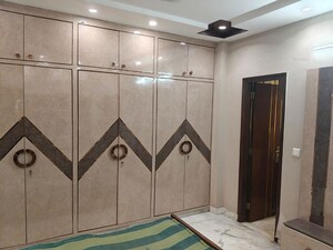 Room in 3 BHK Builder Floor at Paschim Vihar – for Sale