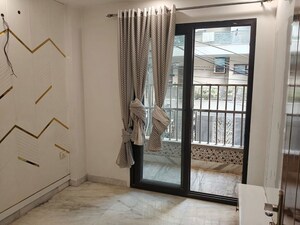 Room in 3 BHK Builder Floor at Paschim Vihar – for Sale