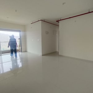 Room in 6 BHK Apartment at Runwal Sanctuary, Mulund West – for Sale