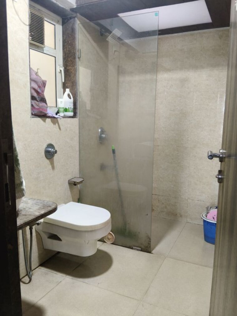 Bathroom, navratna-chs-santacruz-east 3 Bedroom 1500 Sq.Ft. Apartment In Santacruz East Mumbai 10282308