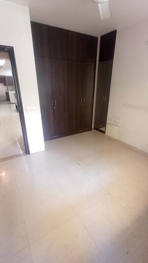 Room in 2.5 BHK Apartment at KW Blue Pearl, Karol Bagh – for Sale