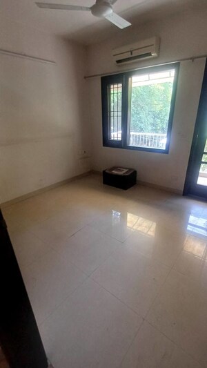 Room in 2.5 BHK Apartment at KW Blue Pearl, Karol Bagh – for Sale