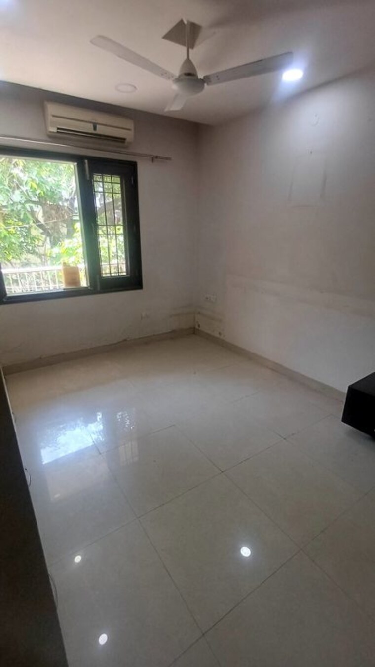 Room, kw-blue-pearl 2.5 Bedroom 1100 Sq.Ft. Apartment In Karol Bagh Delhi 10282292