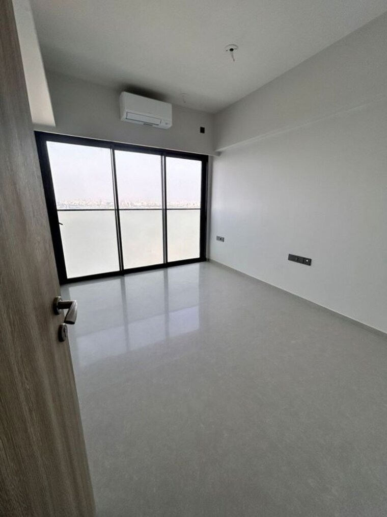 Room, khar west 3 Bedroom 1100 Sq.Ft. Apartment In Khar West Mumbai 10282322