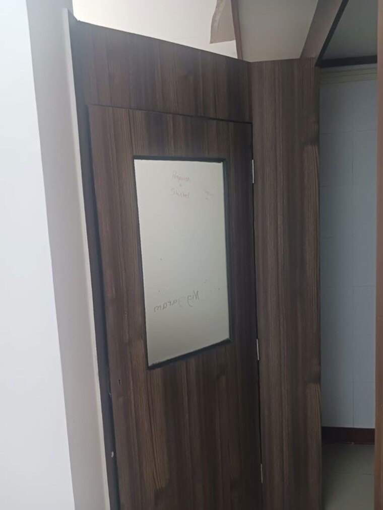 Room, bhandup west Commercial Office Space 300 Sq.Ft. In Bhandup West Mumbai 10282336