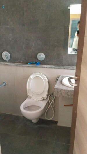 Bathroom in 3 BHK Apartment at Jodhpur – for Rent