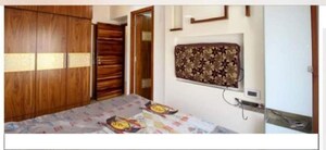 Bedroom in 3 BHK Apartment at Khar West – for Rent