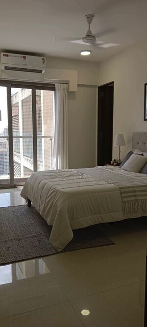 Bedroom in 1 BHK Apartment at Khar West – for Rent