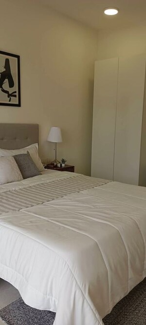 Bedroom in 1 BHK Apartment at Khar West – for Rent