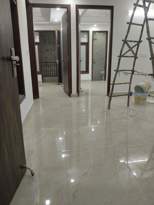 Room in 1 BHK Builder Floor at Neb Sarai – for Rent