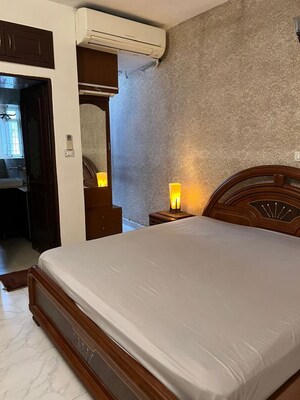 Furnished Amenities in 3.5 BHK Builder Floor at Saket – for Rent