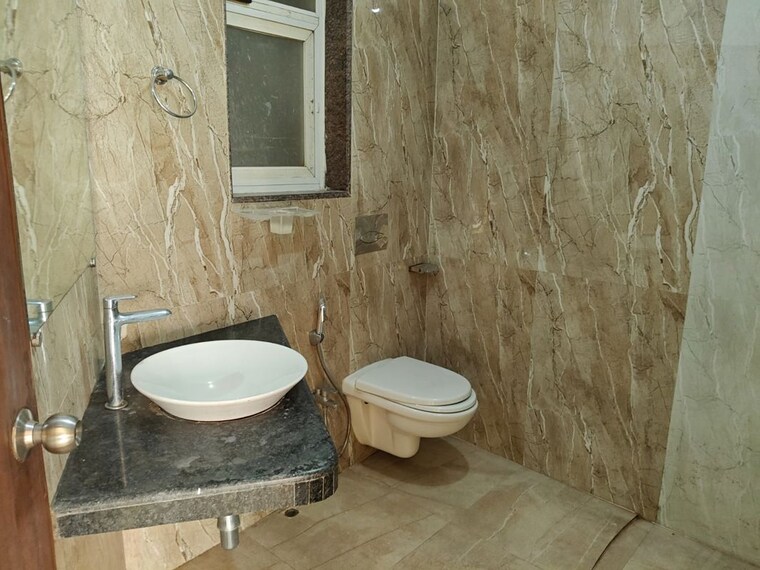 Bathroom, ghp-trinity 3 Bedroom 1000 Sq.Ft. Apartment In Powai Mumbai 10282547