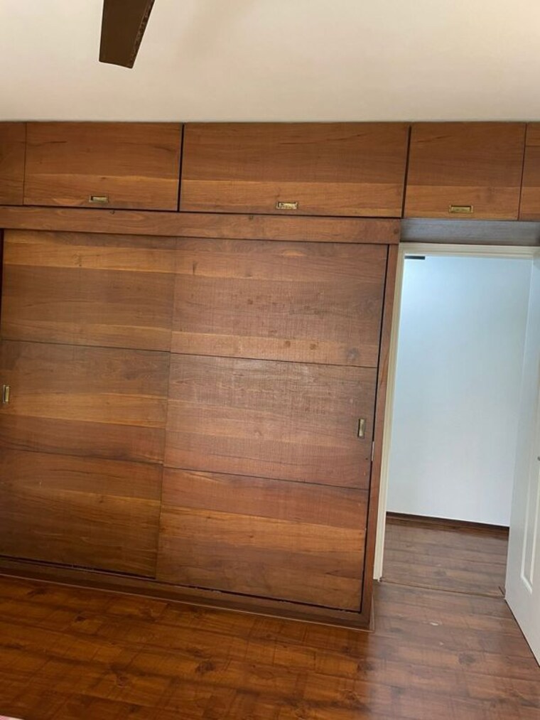 Room, khar west 3 Bedroom 1100 Sq.Ft. Apartment In Khar West Mumbai 10282444