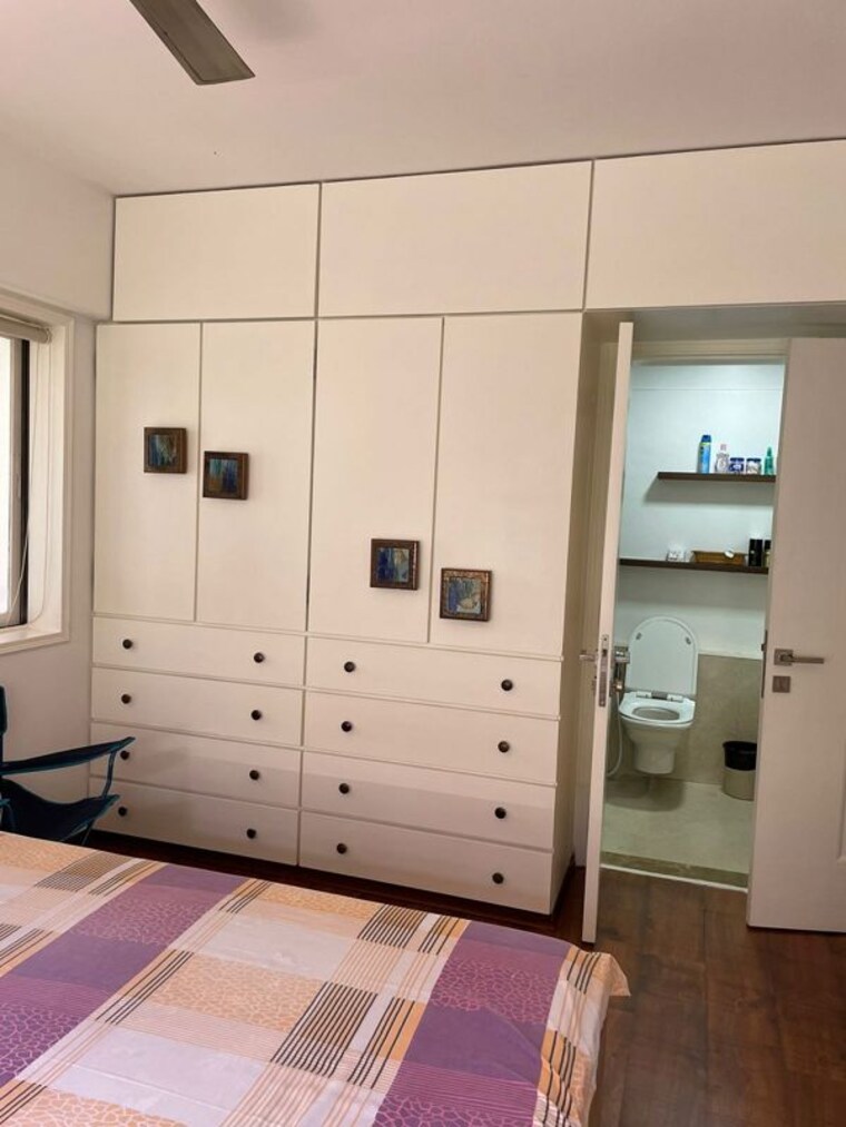 Bathroom, khar west 3 Bedroom 1100 Sq.Ft. Apartment In Khar West Mumbai 10282444