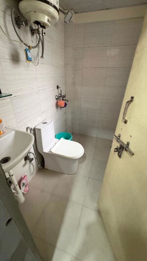 Bathroom in 2 BHK Builder Floor at Sector 40 – for Rent