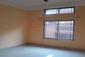 Room in 2 BHK Apartment at Salt Lake Sector V – for Rent