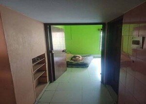 Living Room in 2 BHK Apartment at Sealdah – for Rent