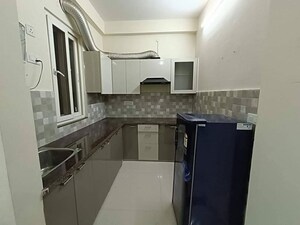 Kitchen in 2 BHK Builder Floor at Sector 40 – for Rent