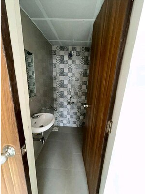 Bathroom in 1 BHK Apartment at Dosti Greater Thane, Kalher – for Rent