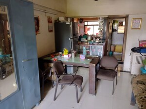Team Area in 2 BHK Apartment at Kamlesh Mansion Apartment, Vile Parle East – for Sale