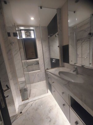 Bathroom in 4 BHK Apartment at Kalpataru Horizon, Worli – for Sale