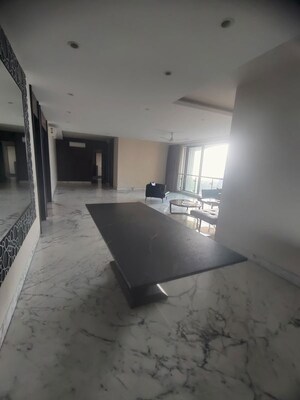 Room in 4 BHK Apartment at Kalpataru Horizon, Worli – for Sale