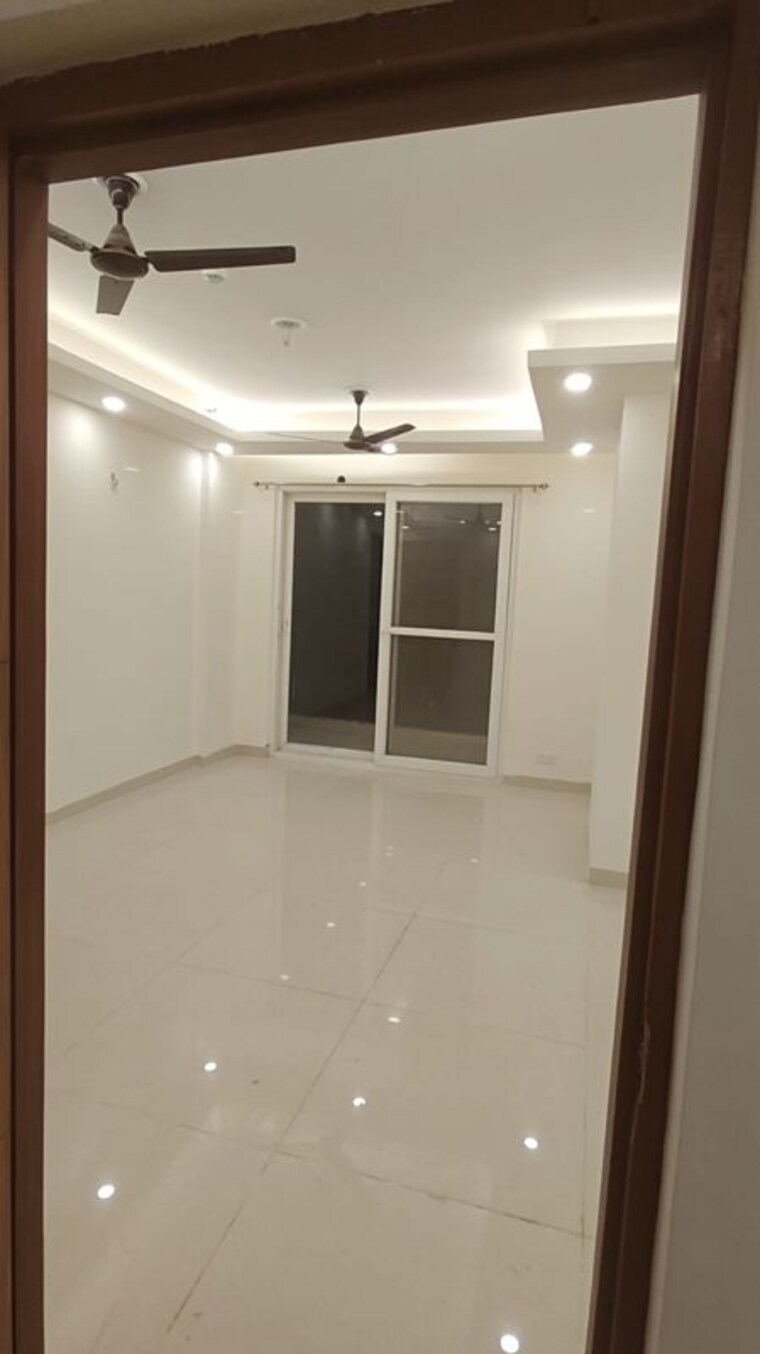 Room, amrapali-crystal-homes 3 Bedroom 1700 Sq.Ft. Apartment In Sector 76 Noida 10283024