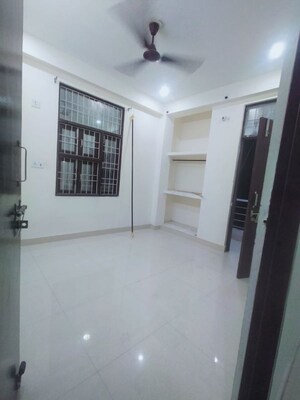 Room in 2 BHK Builder Floor at Saket – for Rent