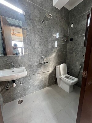 Bathroom in 3 BHK Apartment at Maidan Garhi – for Rent