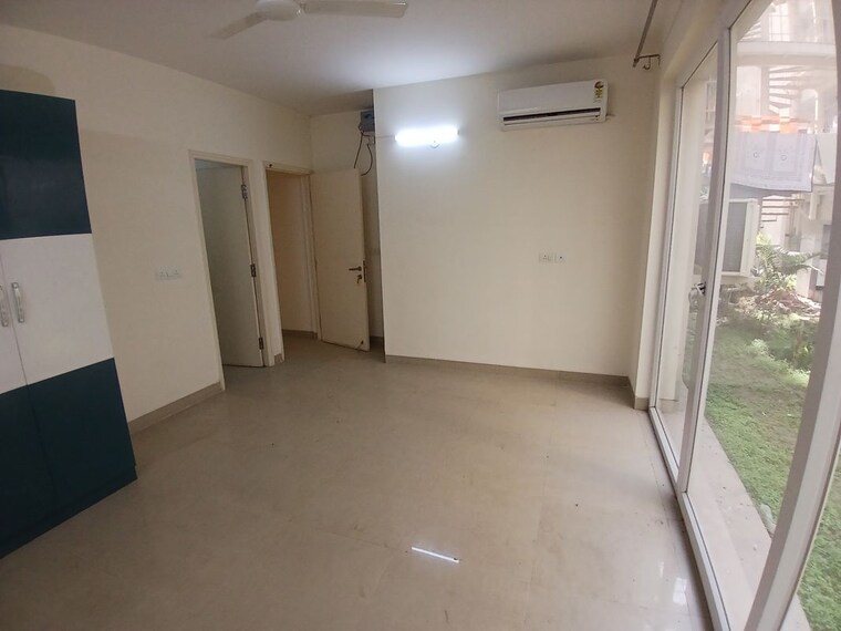 Room, emaar-emerald-floors-premier 4 Bedroom 1975 Sq.Ft. Apartment In Sector 65 Gurgaon 10283352