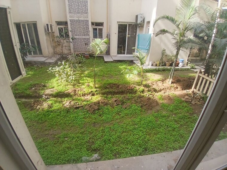 Balcony, emaar-emerald-floors-premier 4 Bedroom 1975 Sq.Ft. Apartment In Sector 65 Gurgaon 10283352