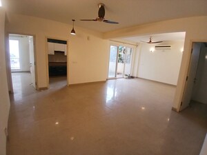 Room in 4 BHK Apartment at Emaar Emerald Floors Premier, Sector 65 – for Sale