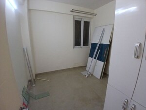 Room in 4 BHK Apartment at Emaar Emerald Floors Premier, Sector 65 – for Sale