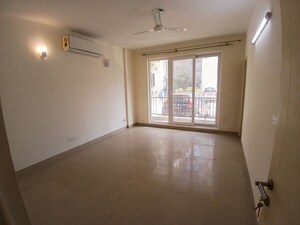 Room in 4 BHK Apartment at Emaar Emerald Floors Premier, Sector 65 – for Sale