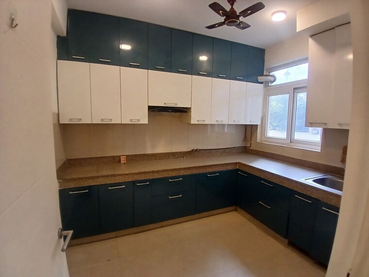 Kitchen, emaar-emerald-floors-premier 4 Bedroom 1975 Sq.Ft. Apartment In Sector 65 Gurgaon 10283352