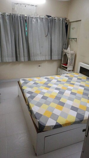Bedroom in 2 BHK Apartment at Roop Darshan Apartments, Andheri West – for Rent