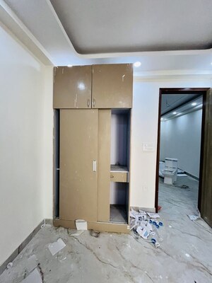 Furnished Amenities in 1 BHK Builder Floor at Sector 73 – for Rent