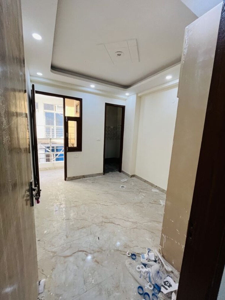 Room, sector 73 1 Bedroom 600 Sq.Ft. Builder Floor In Sector 73 Noida 10283330