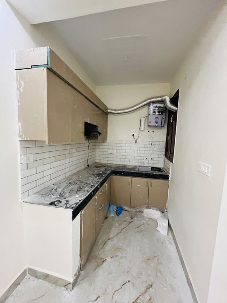 Kitchen, sector 73 1 Bedroom 600 Sq.Ft. Builder Floor In Sector 73 Noida 10283330