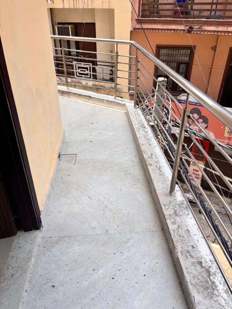 Balcony, chattarpur 2 Bedroom 85 Sq.Yd. Apartment In Chattarpur Delhi 10283445
