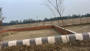  Plot For Sale in Gosainganj