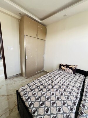 Bedroom in 2 BHK Builder Floor at Sector 73 – for Rent