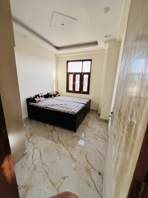 Bedroom in 2 BHK Builder Floor at Sector 73 – for Rent