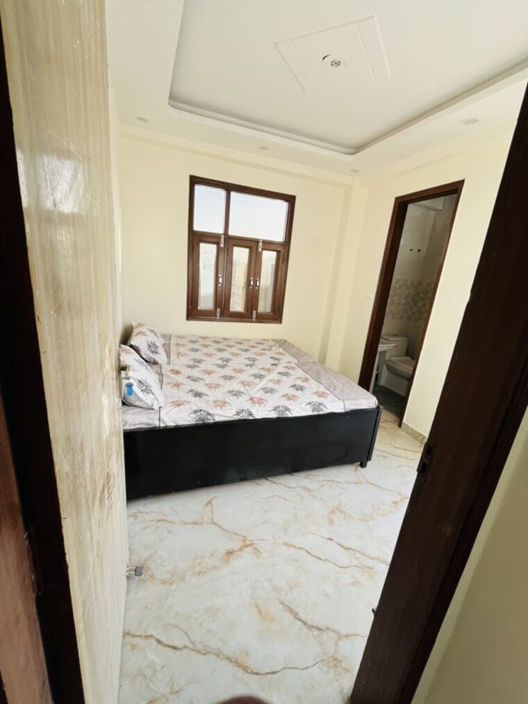Bedroom, sector 73 2 Bedroom 1050 Sq.Ft. Builder Floor In Sector 73 Noida 10283449